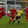 Die Team-Arbeit des FC Mertingen II (in Rot) führte zum Sieg gegen den FC Marxheim/Gansheim in der A-Klasse West 3.