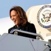 Die demokratische US-Präsidentschaftskandidatin Kamala Harris kann als amtierende Vizepräsidentin im Wahlkampf die Regierungsmaschine nutzen. (Archivbild)