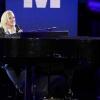 Lady Gaga performt vor ikonischer Kulisse «God bless America» am Klavier.