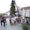 In Landsberg wird am selben Tag sowohl der Christbaum auf dem Hauptplatz aufgestellt als auch das Christkind im Historischen Rathaus vorgestellt.