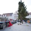 In Landsberg wird am selben Tag sowohl der Christbaum auf dem Hauptplatz aufgestellt als auch das Christkind im Historischen Rathaus vorgestellt.