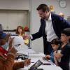 Der republikanische US-Vizepräsidentschaftskandidat JD Vance und seine Kinder kommen am Wahltag zur Wahl in der maronitischen katholischen Kirche St. Anthony of Padua in Cincinnati, Ohio. 