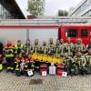 Die neuen Feuerwehrsanitäter der Feuerwehr Wehringen zusammen mit weiteren Kursteilnehmern der Feuerwehr Wollishausen.