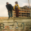 Familie Stehle aus Wertingen 1990 auf der Berliner Mauer.