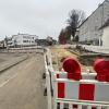 Der nächste Bauabschnitt in der Dillinger Straße in Günzburg soll schon in wenigen Tagen fertig sein. Am Donnerstag wurde noch kräftig gebaut.