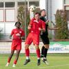 Gegen den FC Memmingen kassierte der TSV Rain (mit Lukas Müller, vorne in Rot) im Hinspiel eine 0:2-Niederlage. Im Rückrundenspiel wollen die Tillystädter nun punkten.