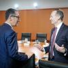 Agrarminister Özdemir (l) und Verkehrsminister Wissing übernehmen zusätzliche Aufgaben in der rot-grünen Minderheitsregierung. (Archivfoto)