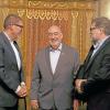 Israels Botschafter Ron Prosor  im Gespräch mit unseren Redakteuren Peter Müller (links) und Rudi Wais (rechts) 