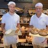 Bei der Brot- und Stollenprüfung präsentieren die Bäcker der Innung Nordschwaben ihre besten Werke. Auch die Bäckermeister Jonas (links) und Rupert Diethei lassen ihr Backwerk testen.