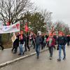 Etwa 200 Beschäftigte des Abfüll- und Verpackungsmaschinenherstellers Ampack streiken am Freitag in Königsbrunn.