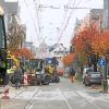 Noch sind in der Ulmer Straße die Bauarbeiter zugange. Am Samstag in einer Woche, 16. November, ist aber ein Straßenfest geplant, am darauffolgenden Montag wird die Straße für den Verkehr freigegeben. 