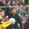 Dortmund-Trainer Nuri Sahin (r.) erlebte einen gebrauchten Tag.