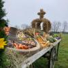 Die Landfrauen in Großaitingen hatten erstmals einen farbenprächtigen Erntewagen mit Früchten aus Feld und Garten sowie einer Erntekrone und einem Gebildebrot geschmückt.