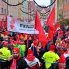 Die Streikenden trafen sich am Montag zu einer Kundgebung in der Donauwörther Reichsstraße.