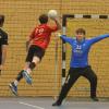 Die Handballer des TSV Aichach (rote Trikots) gewannen deutlich beim TSV Friedberg II.