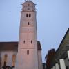 Am Kirchturm der Stadtpfarrkirche St. Martin in Illertissen bröckelt schon länger die Fassade, was nun zu einer größeren Baumaßnahme führt. 