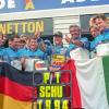 Daumen hoch für WM-Titel Nummer eins vor genau 30 Jahren: Michael Schumacher und das Benetton-Team.