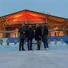 Freuen sich auf die Eröffnung der Eisarena auf dem Paradeplatz in Ingolstadt (von links): Marcus Frammelsberger und Thomas Deiser von IN-City, Carolin Block von den Familienunternehmern und Gregor Wittmann, Betreiber der Almhütte. 