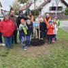 Bei der gemeinsamen Pflanzaktion des Bund Naturschutz (BN) und des Kinderparlaments Türkheim pflanzten die Naturschützer gemeinsam 1000 Blumenzwiebel. 