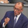 Oppositionsführer und Unions-Kanzlerkandidat Merz setzt in seiner Rede im Bundestag auf Attacke.