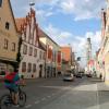 Gerade Innenstädte heizen sich bei hohen Temperaturen auf. Das kann mitunter gefährlich werden. Die Lauinger Grünen fordern deshalb mehr sogenanntes Straßenbegleitgrün.