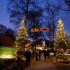 Auf Gut Mergenthau findet auch dieses Jahr der Weihnachtsmarkt statt. Hier finden Sie alles rund um Öffnungszeiten, Programm und Christbaumverkauf. 