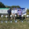 Spatenstich für das neue Werk von Ruf Maschinenbau im US-amerikanischen North Ridgeville in Ohio. Das Bild zeigt (von links): Bernd Ellenrieder (Vertriebsleiter), Dan Gibbons (Vice President Ruf US), Roland Ruf (Geschäftsführer) und Folker Hemmann (CFO Ruf US).