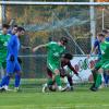 Vollversammlung vor dem Olchinger Tor (von links) mit Gundelfingens Leon Sailer, Olchings Ruben Milla Nava und Quirin Luff, FCGler Jeremias Seibold, SCO-Keeper Marius Müller und sowie vergeblich lauernden Gundelfinger Janik Noller und David Anzenhofer.