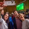 Die beiden neuen Grünen-Chefs und Außenministerin Baerbock beim Selfie.