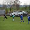 Die Entscheidung: Gekonnt verlängert Bedernaus Torjäger Sven Hafenmayer (schwarzes Trikot, Nr. 9) eine Flanke mit dem Kopf ins kurze Eck zum zwischenzeitlichen 3:0 für den SV Bedernau.