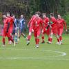 Torreiches Spiel: Der TSV Ober-/Unterhausen (rote Trikots) gewann in der A-Klasse Neuburg beim BSV Neuburg mit 4:3.