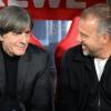 Joachim Löw (links) freut sich für seine früheren Assistenten Hansi Flick