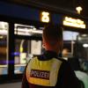 Die Augsburger Polizei muss nur selten wegen Zwischenfällen in Straßenbahnen und Bussen eingreifen.