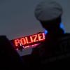 Die Polizei sucht nach einem Unbekannten, der sich in Flotzheim an einem Wohnwagen zu schaffen machte.