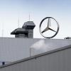 Das Geschäft bei Mercedes läuft nicht rund. Nun wollen die Schwaben sparen. (Archivbild)