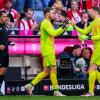 Daniel Peretz (l) durfte schon einmal Manuel Neuer (r) im Bayern-Tor ablösen.