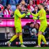 Daniel Peretz (l) durfte schon einmal Manuel Neuer (r) im Bayern-Tor ablösen.