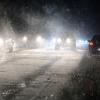 Schneebedeckte Straßen und Stau - Am Donnerstagabend sorgte das Winterwetter vielerorts im Allgäu für Behinderungen.