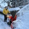 Helmut Jörg ist seit der Nacht auf Freitag unterwegs, um Schnee zu räumen.