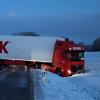 Ein Unfall mit einem Sattelzug sorgte am frühen Freitagmorgen zwischen Oberroth und Babenhausen für Verkehrsbehinderungen. 