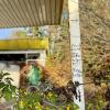 Die verlassene Tankstelle in Bad Neustadt bietet einem obdachlosen Mann Unterschlupf. Lange hat er gezögert, seine Geschichte öffentlich zu machen.  