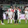 Werder Bremens Coach Ole Werner (l) war nicht zufrieden mit den Offensivaktionen seiner Mannschaft beim 0:1 gegen Eintracht Frankfurt.