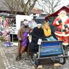 Der „Advent im Stadl“ in Au hat sich über die Jahre als feste Größe im vorweihnachtlichen Marktgeschehen etabliert. Unser Bild zeigt (von links) Liam Josef Geiger, Leonie Frank und Patricia Geiger von der Rittergruppe Gemini Fratres, die im Pferdeschlitten eine kleine Pause einlegten.