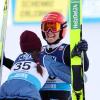 Katharina Schmid (rechts) bejubelte in Lillehammer den 16. Weltcup-Sieg ihrer Karriere.