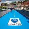 Eine beheizbare Radbrücke in Tübingen. Viele Städte haben für Radfahrer nachgerüstet.