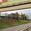 Der Einbau von weiteren Appartements in ein Gebäude nahe der Autobahn in
Bubesheim bedarf noch der baurechtlichen Klärung. 