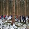 Kinder pflanzten Bäume im Bobinger Stadtwald.