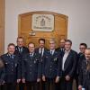 Bei der Feuerwehr-Versammlung in Donaualtheim: (von links) Vorsitzende Susanne Rehm, Kommandant Bernhard Weber, Roland Seiler (Ehrung  40 Jahre), Bernhard Willer (Ehrung 40 Jahre), Oberbürgermeister Frank Kunz, Bernd Schwertberger  (Ehrung 40 Jahre), Schriftführer Bernhard Sailer, Feuerwehrreferent Dietmar Reile, Stadtrat Günter  Schwertberger, Kreisbrandrat Frank Schmidt und 2. Vorsitzende Verena Wenisch.