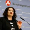 Die Wirtschaftsflaute macht sich am Arbeitsmarkt bemerkbar, sagt Agentur-Chefin Andrea Nahles.