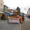 Am Stadtplatz in Aichach wird der Verkehr über die Koppoldstraße umgeleitet.